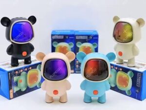 PARLANTE MINI OSITO RGB ASTRONAUTA X-868